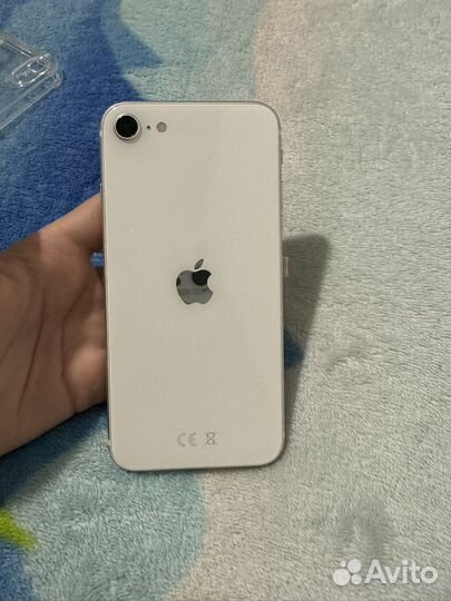 iPhone SE, 64 ГБ