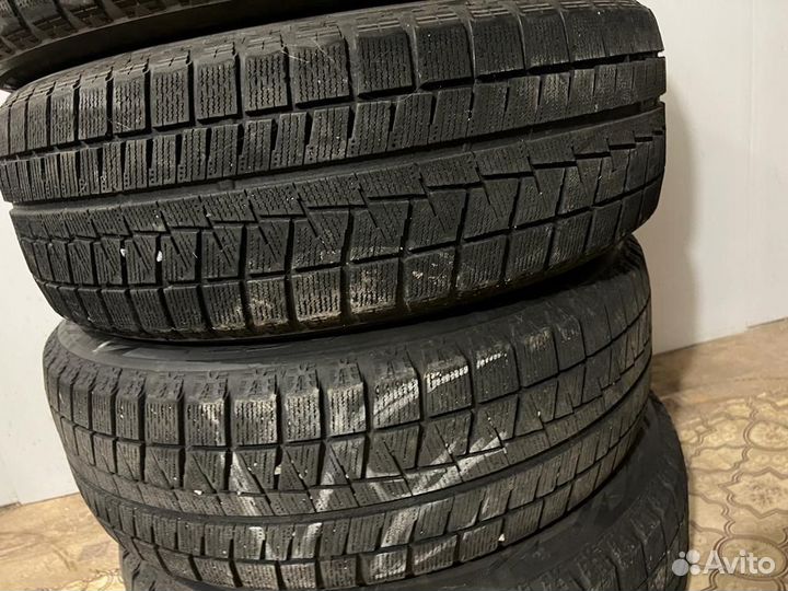 Bridgestone Blizzak Revo GZ 215/60 R17