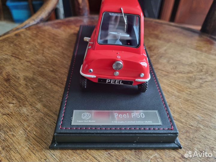 Модель автомобиля Peel P50 1:18