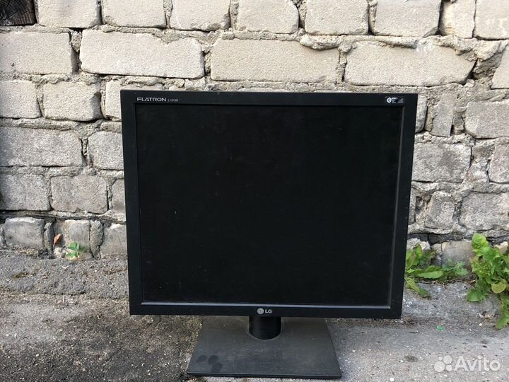 Монитор LG flatron L1919s
