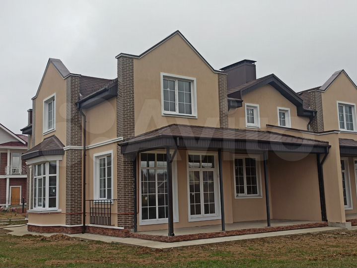 Коттедж 172 м² на участке 7,5 сот.