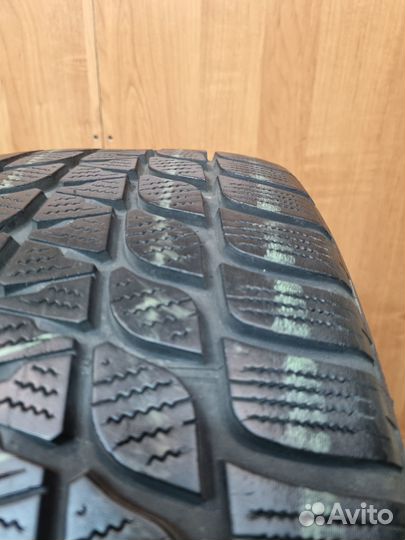 Bridgestone Blizzak LM-25 225/45 R18