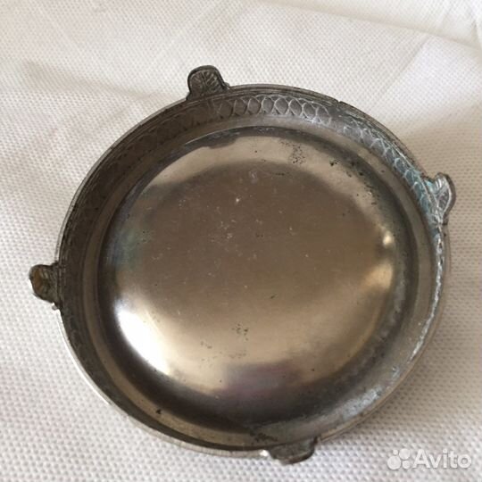 Шкатулка-пудреница