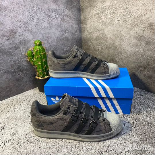 Adidas Superstar Ayoon W: Серый Стиль