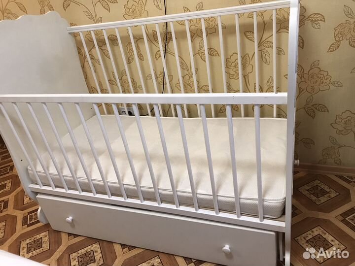 Детская кроватка