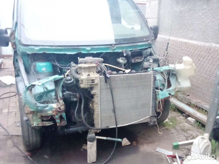 Целиком авто Вито Мерседес на запчасти