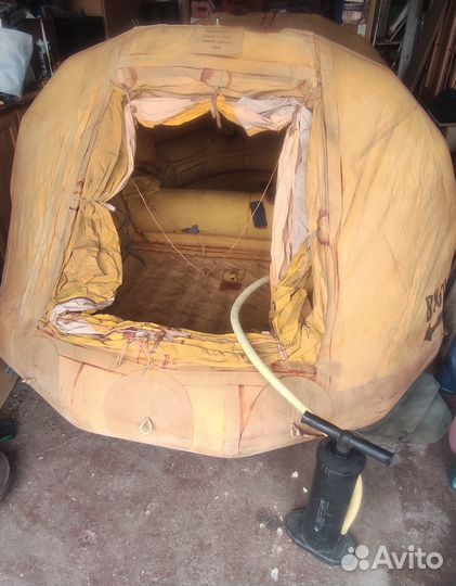 Плот спасательный