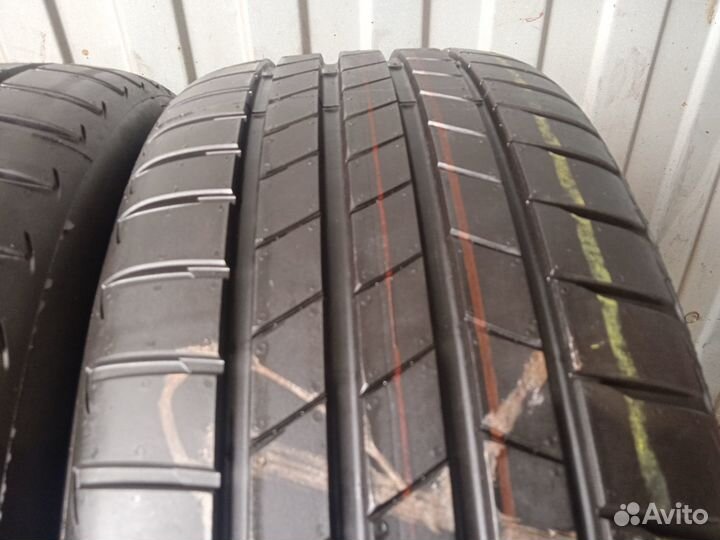 Bridgestone Turanza T005 215/50 R17