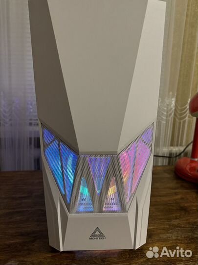 Игровой компьютер с монитором и клавиатурой новый