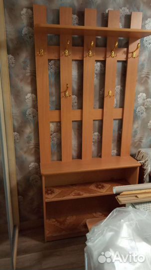 Вешалка в прихожую с обувницей