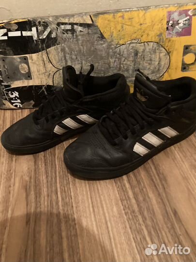 Кеды adidas tyshawn