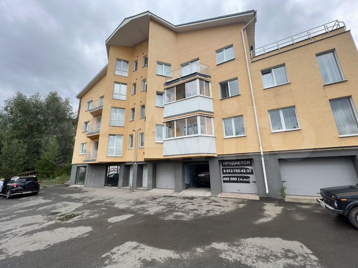 2-к. квартира, 55 м², 1/3 эт.