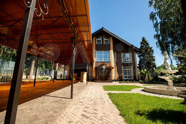 Дом 640 м² на участке 12 сот.