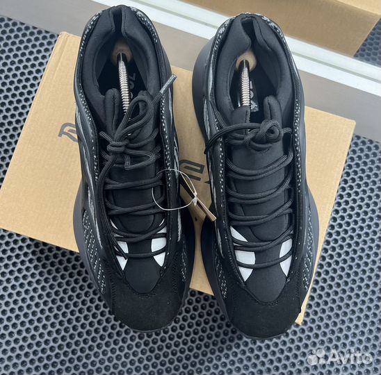 Adidas yeezy boost 700 v3 Alvah р.41,44,45