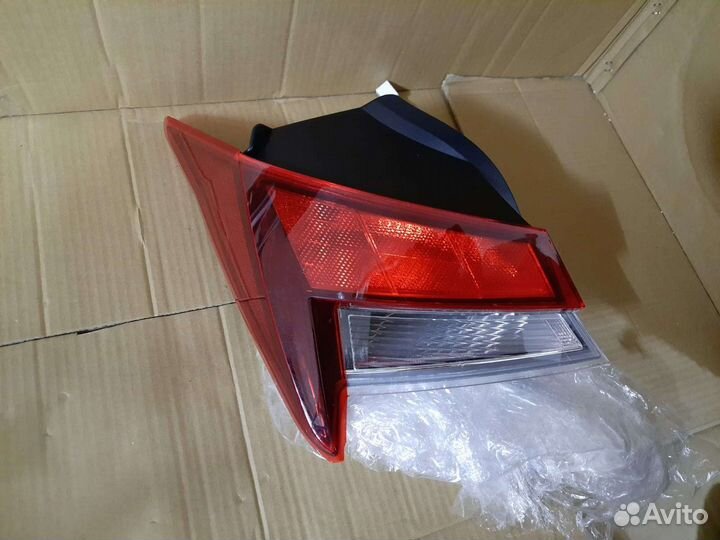 Фонарь задний левый Elantra CN7 92401AA000