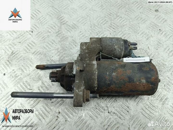 Стартер Volkswagen Caddy 3 2009