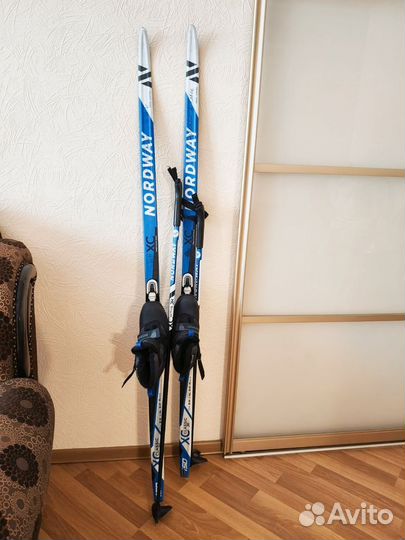 Лыжи беговые детские 140 с ботинками 35 размер