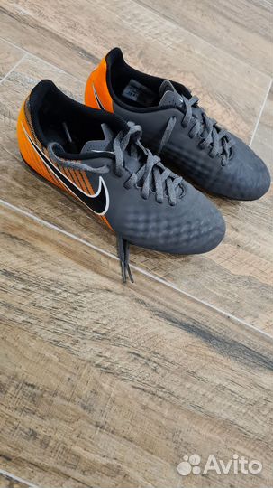 Футбольные бутсы