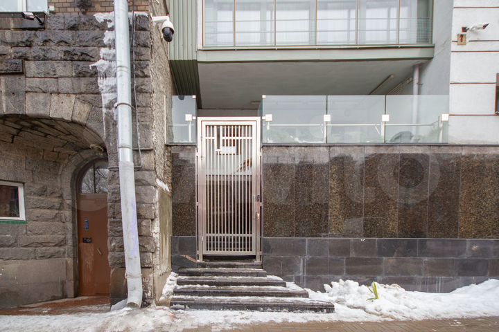 Офис с мебелью и арендатором в центре 227 м²