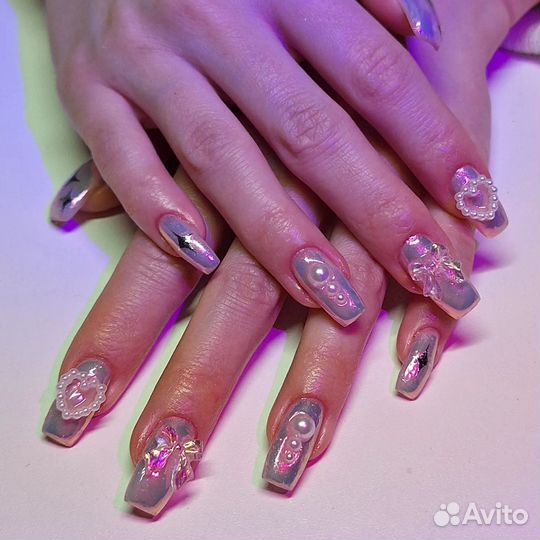 Модель на маникюр