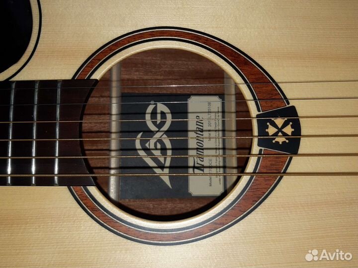 Акустическая гитара