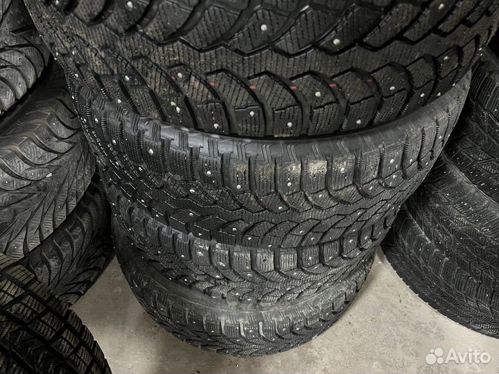 Bridgestone Blizzak Spike-01 225/60 R17