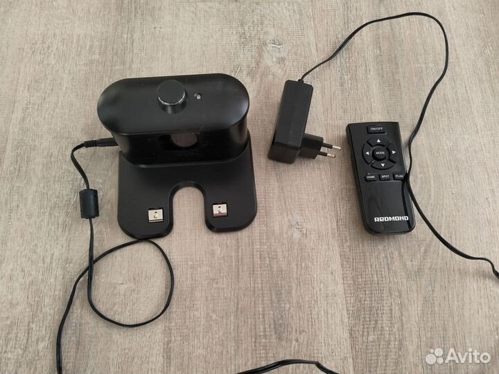 Redmond робот пылесос RV - R310