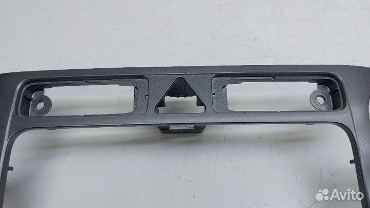 Накладка на панель Volkswagen Tiguan 2.0 2009