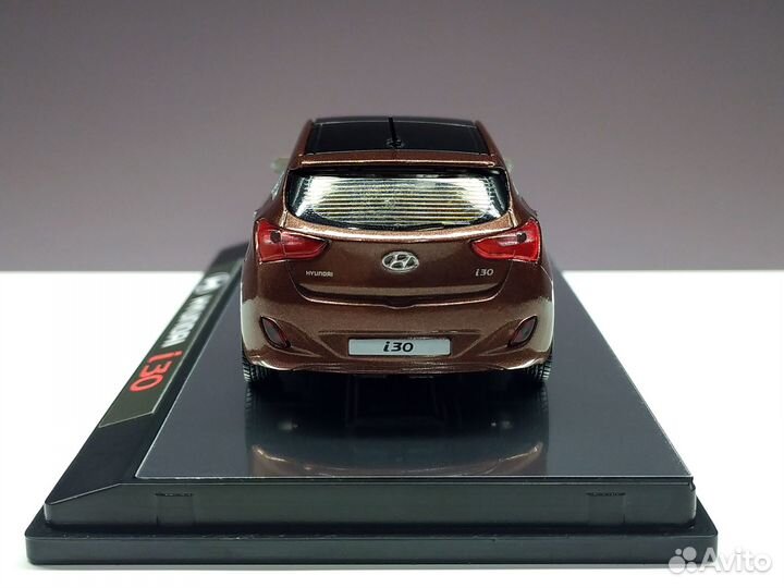 1:38 Hyundai i30 Brown