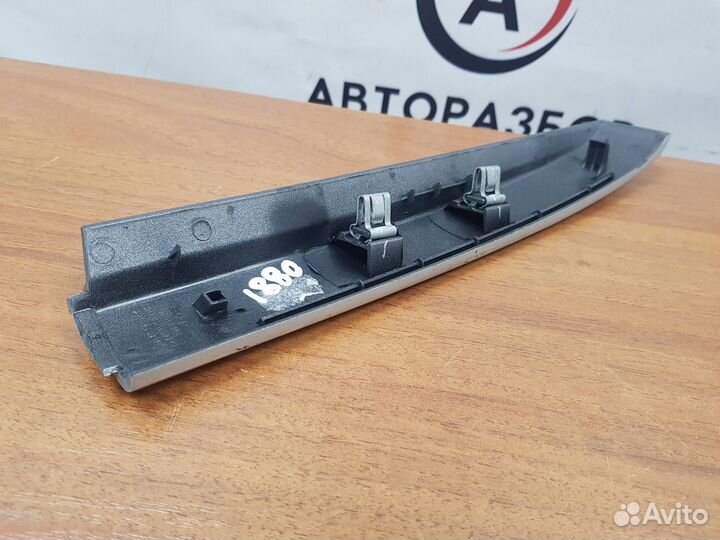 Накладка крепл. рейлинга задняя левая Tucson 16