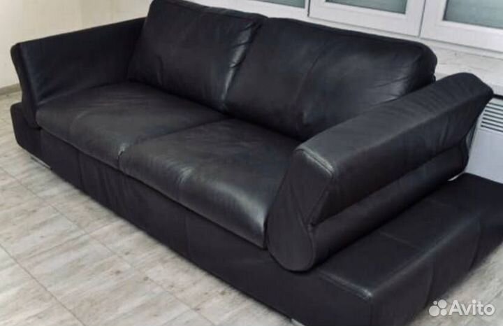 Кожаный диван
