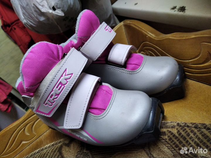 Продам лыжные ботинки 29р