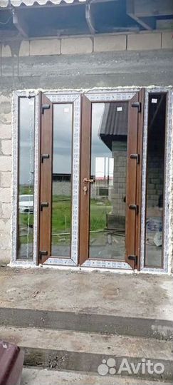 Пластиковая дверь