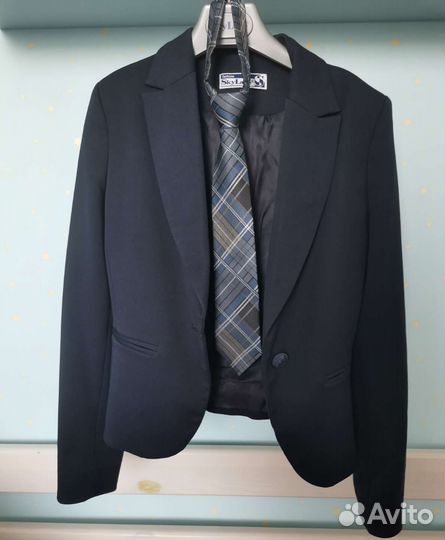 Пиджак школьный с галстуком для девочки