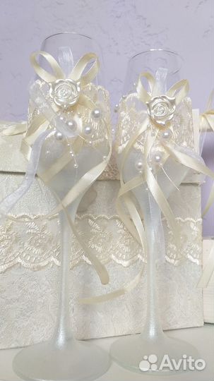 Свадебные аксессуары (свадебные бокалы и т.д.)
