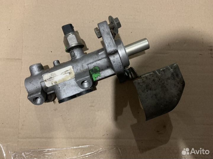 Главный тормозной цилиндр Mercedes-Benz ML163