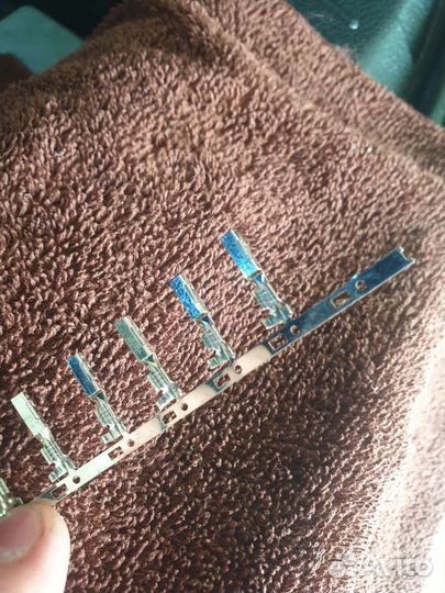 Пин 8240-0370 в разъём 6098-6945 лада веста