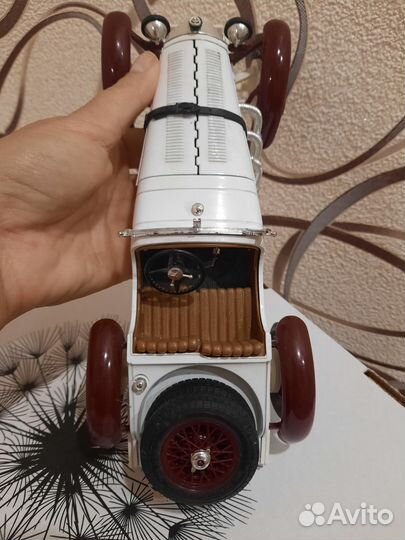 Mercedes Benz SSK модель 1:18