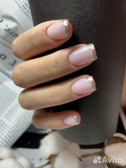 Наращивание, педикюр и маникюр в студии