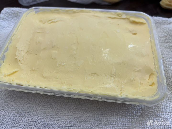 Домашнее сливочное масло, сметана, молоко, яйца