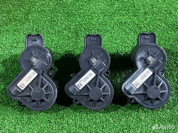 Моторчик стояночного тормоза задний левый