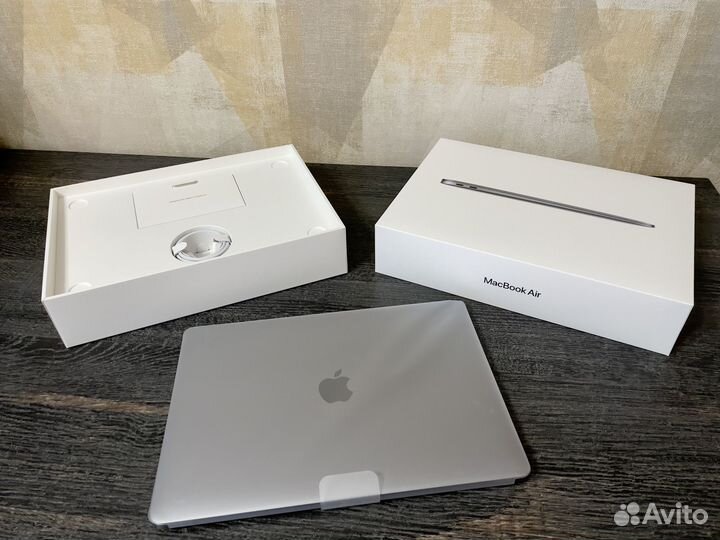 Новый Apple MacBook air 13 2020 m1