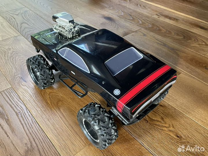 Машина на радиоуправлении Dodge Challenger R/T