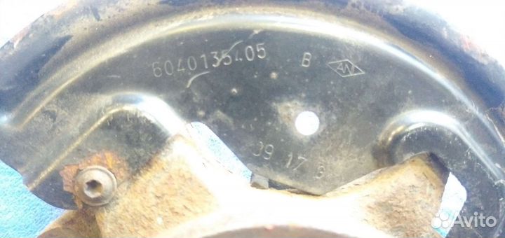 Поворотный кулак renault logan 1 левый