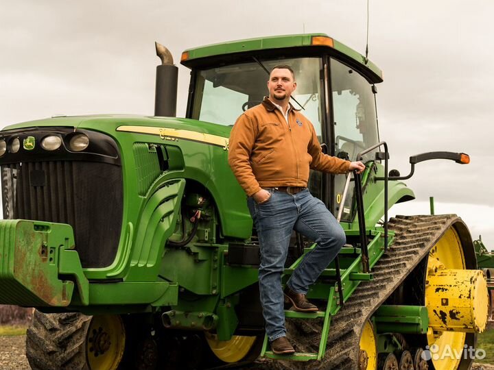 Механизатор (тракторист) проживанием