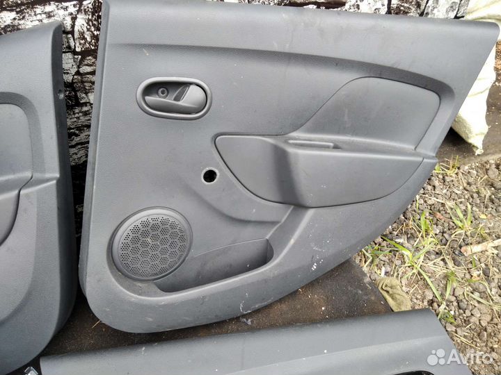 Renault logan 2 обшивки двери задние