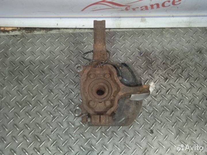 Кулак поворотный передний правый Nissan X-Trail