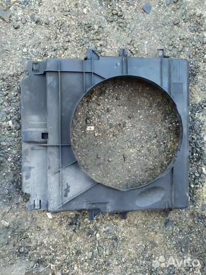 Диффузор радиатора Mercedes Sprinter W906 2.1D 651