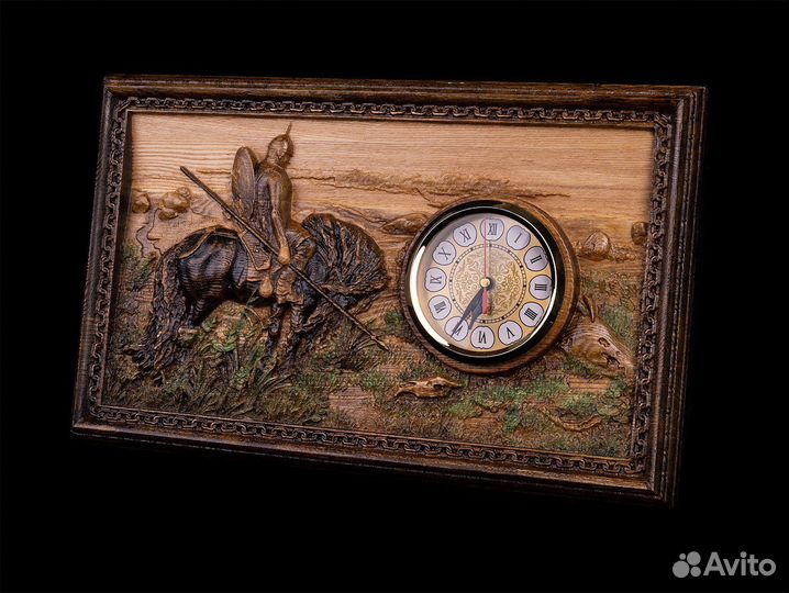 Часы на стену резные Витязь из дерева