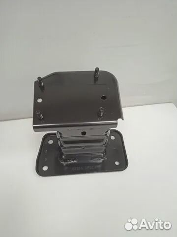 Кронштейн усилителя бампера переднего Nissan J11
